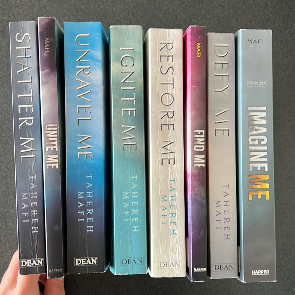 Shatter me series and novellas
